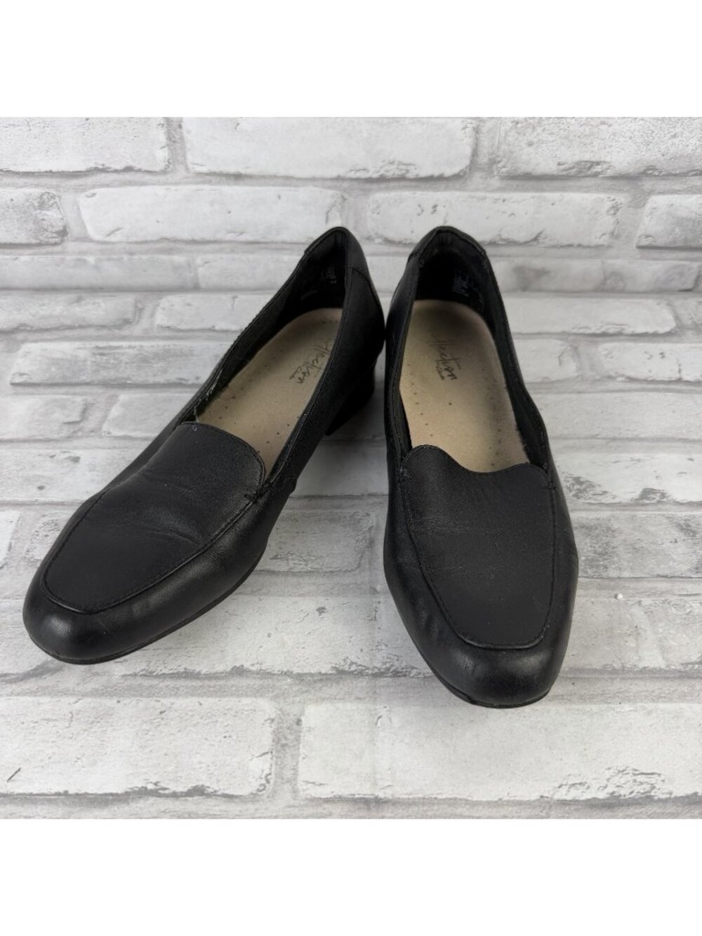 Clarks Women’s Slip On Shoe Loafers Size 8 Black
